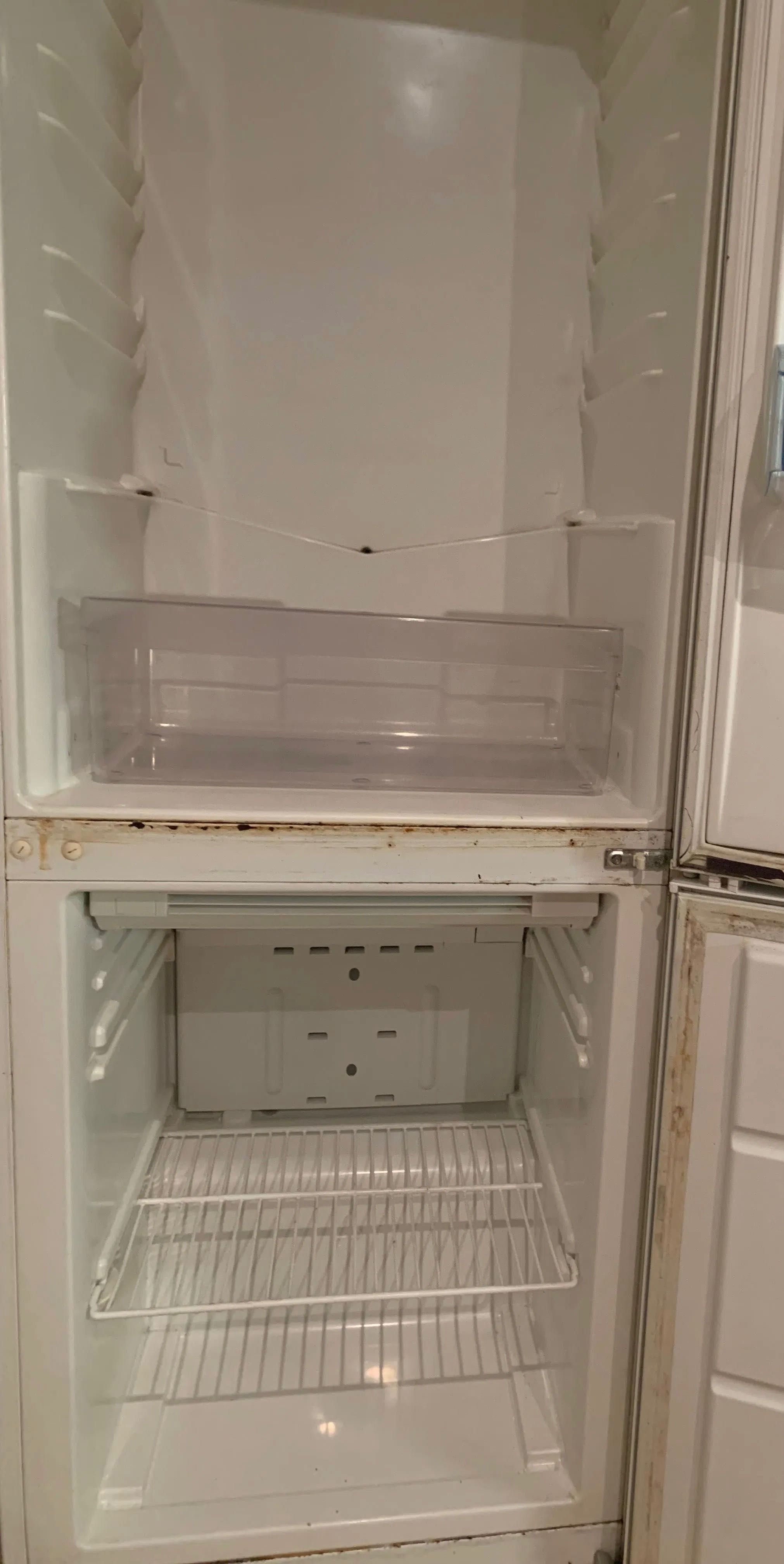Полочка (балкон),двері , короб Aeg(Electrolux)