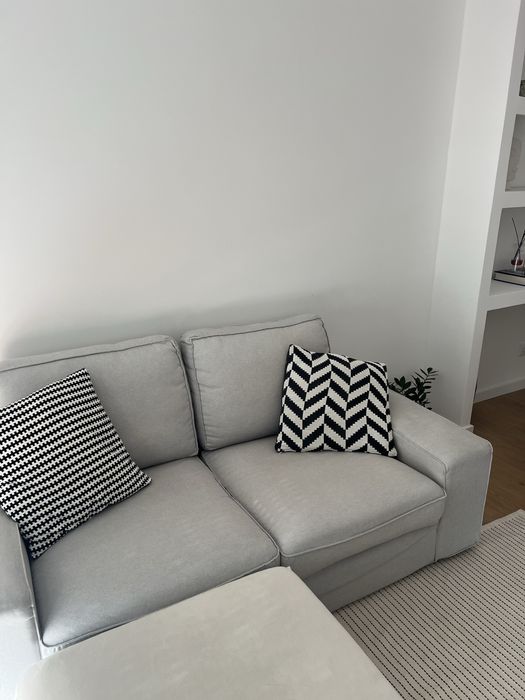 Sofa ikea 2 lugares cinza claro