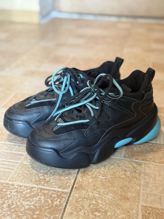 Кроссовки женские/кроссівки жіночі/адідас/нью беланс/томі хілфігер