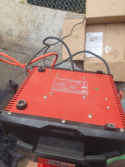 Aparelho de carregar baterias do lidl