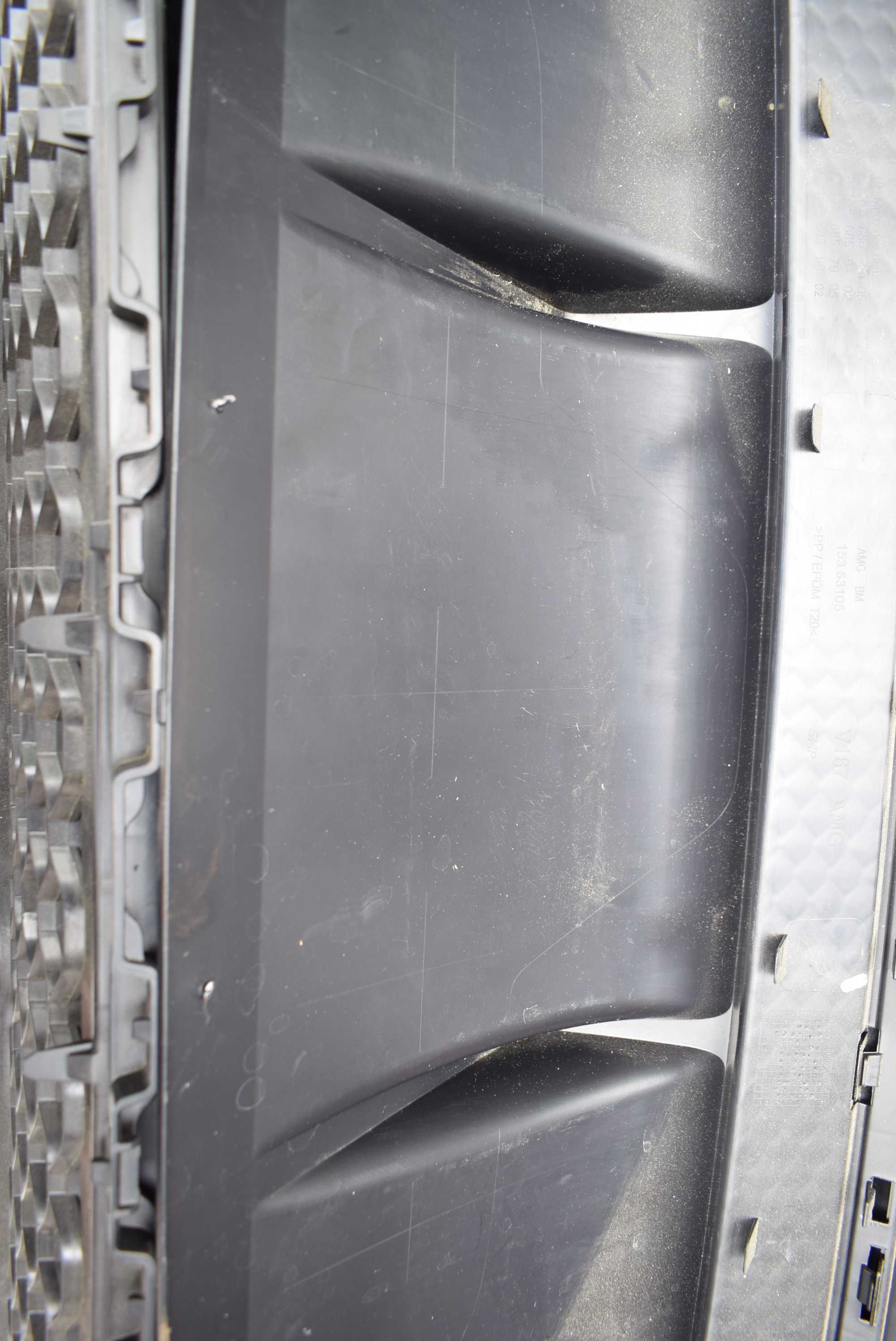 Mercedes GLS 63 167 dyfuzor tył przód końcówki wydechu czarne oryginał