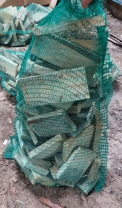 Worki z drzewem opałowym