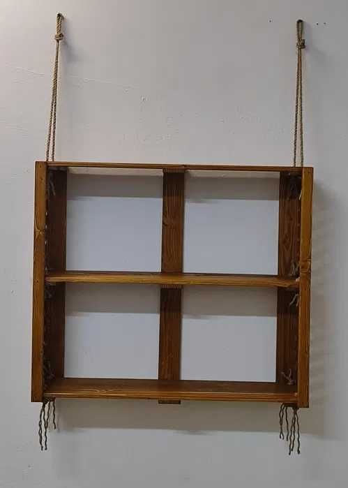 Prateleira rústica em madeira com ripado lateral /Garrafeira