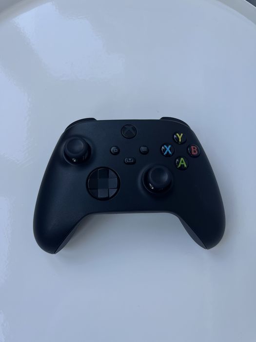 Геймпад Xbox в черном цвете