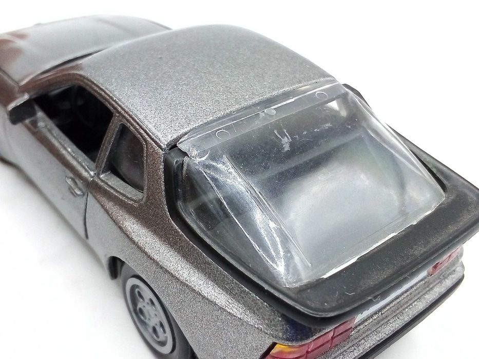 Porsche 944 - skala 1:43 NZG Modells