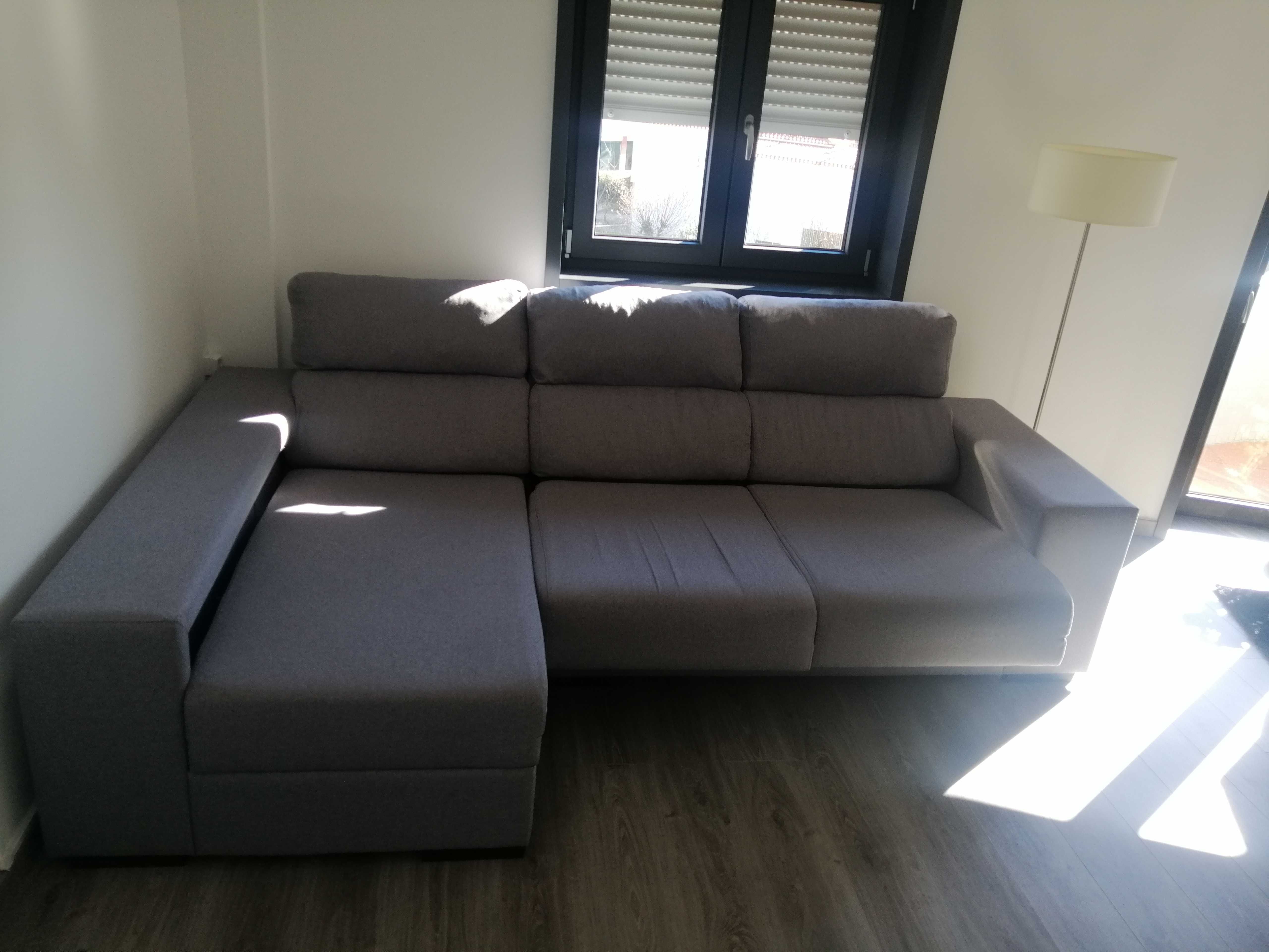 Sofá 3 lugares com Chaise long