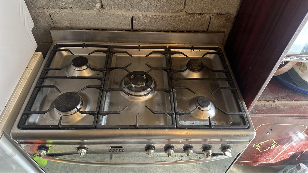 Кухонна плита Modena з витяжкою, 5 камфорна