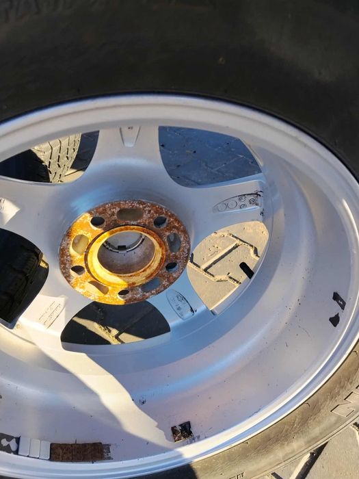 Alufelgi 215/70 R16 z oponami zimowymi