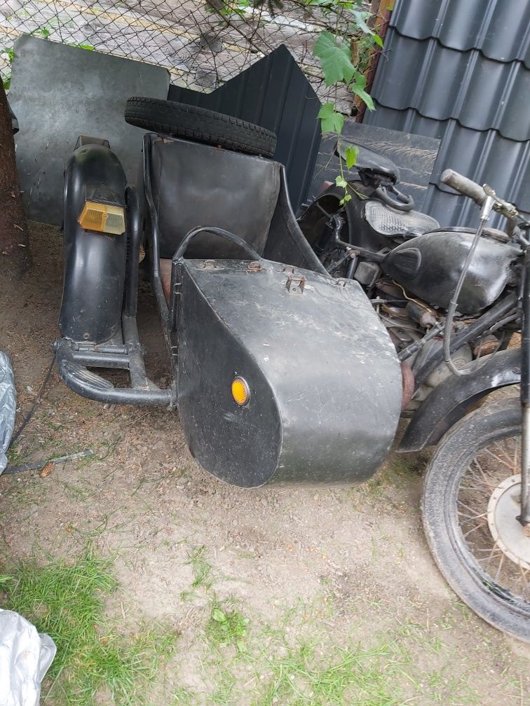 Sprzedam motocykl z wózkiem  bocznym  k 750 sprawny technicznie  oc do