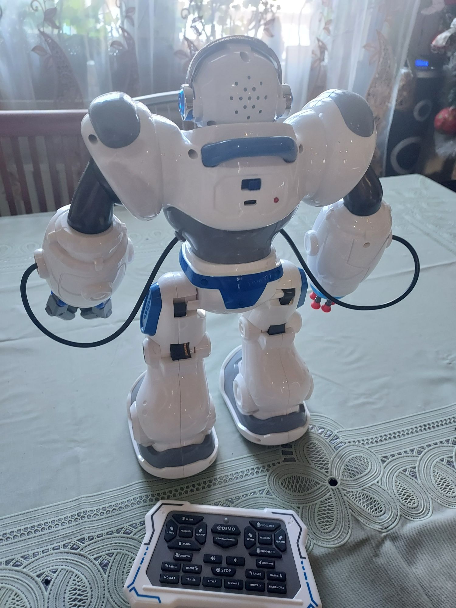 Duży robot sterowany