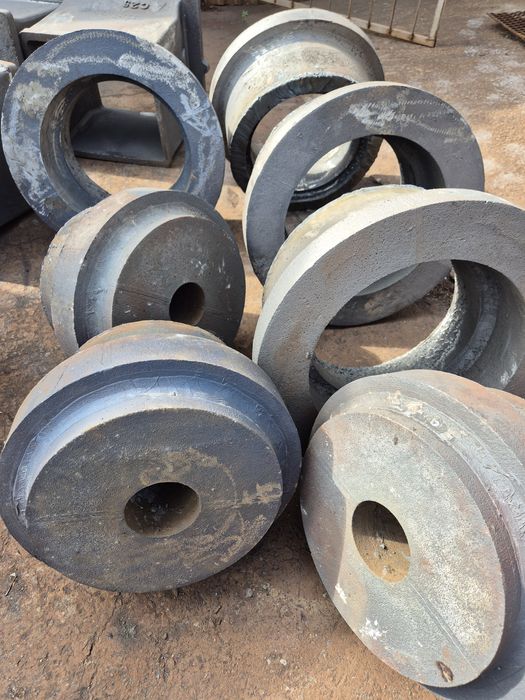 Виливки з чавуну та сталі