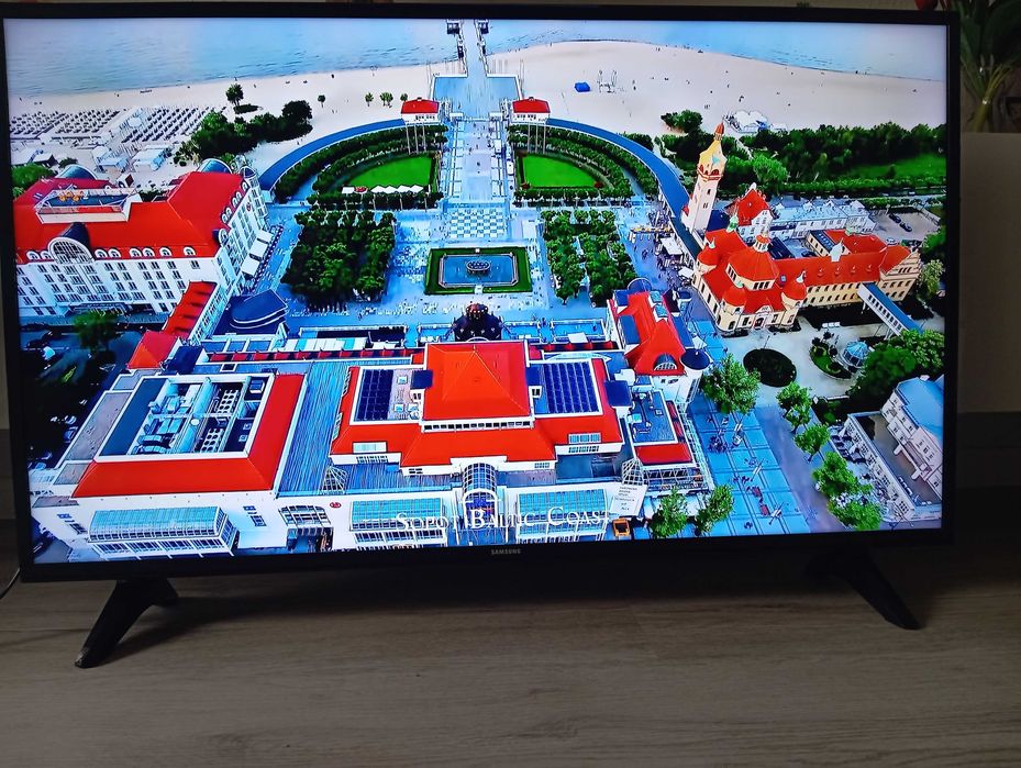 TV Samsung 43 cale - UE43KU6072U-4K UHD - SmartTv -WiFi -DVB-T2 (HEVC)