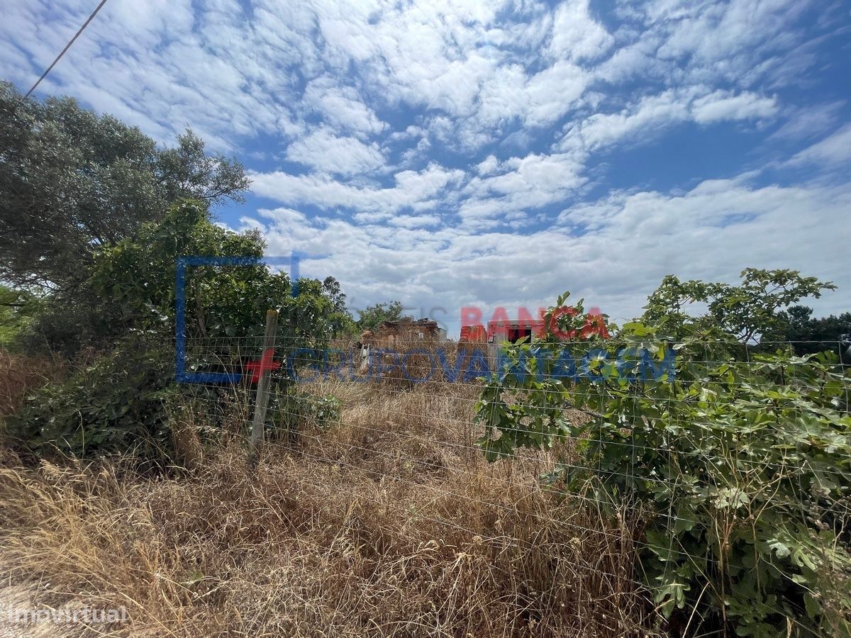 Terreno Rústico com 16.040m2 para construção na Moita