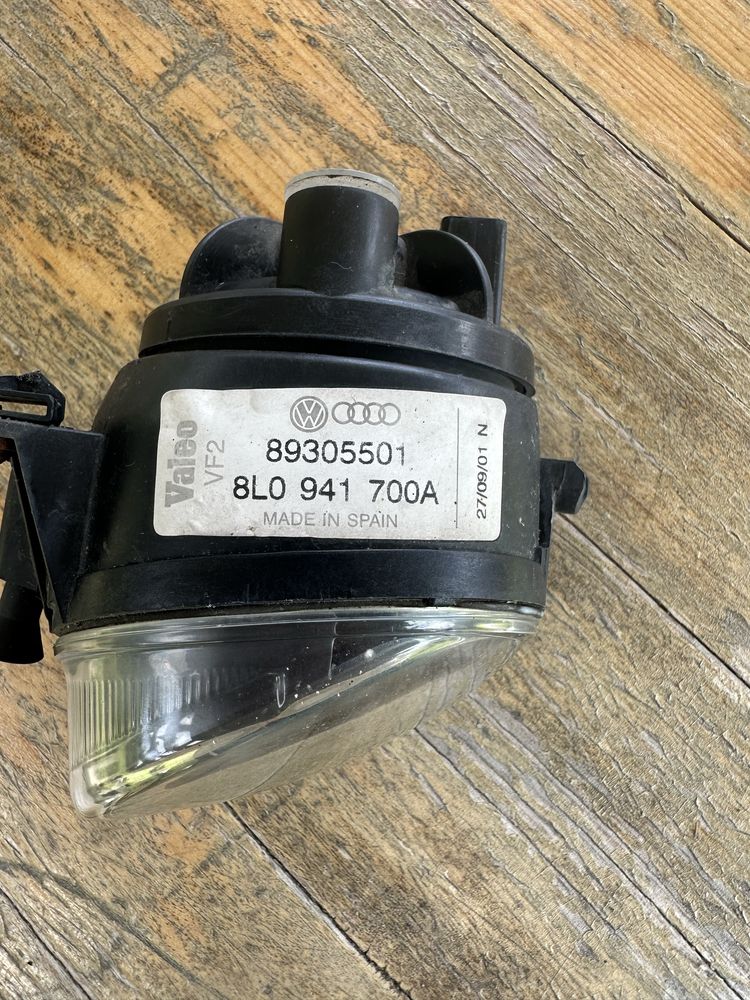 Halogen Prawy do Audi A3 8l lift