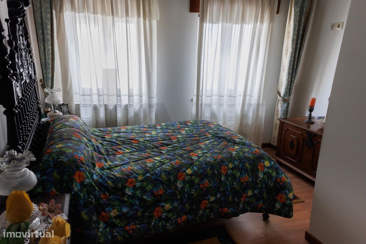 Moradia T3 | 4 Pisos | Logradouro | Castelo | Lamego