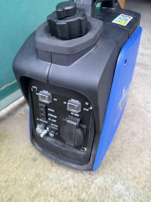 Продам  генератор WEEKENDER X950I