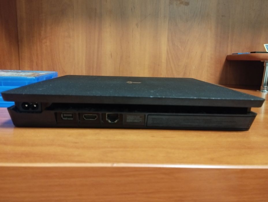 Ps4 slim 1tb + 3 диски (є торг)