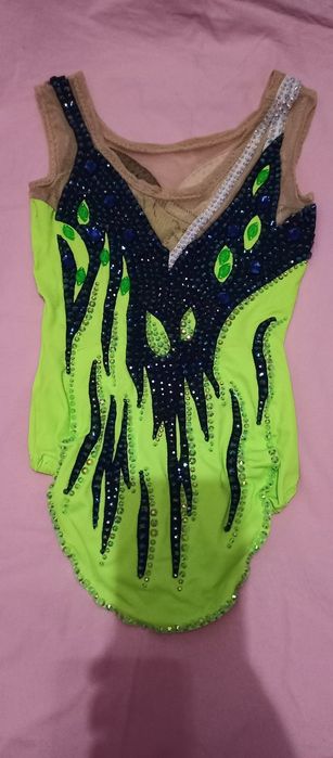 Продам купальник для художньої гімнастики.