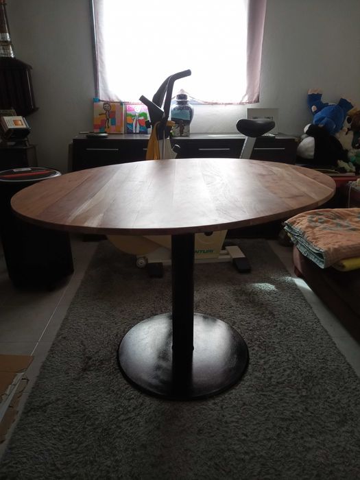 Mesa de jantar,nova com pé metálico