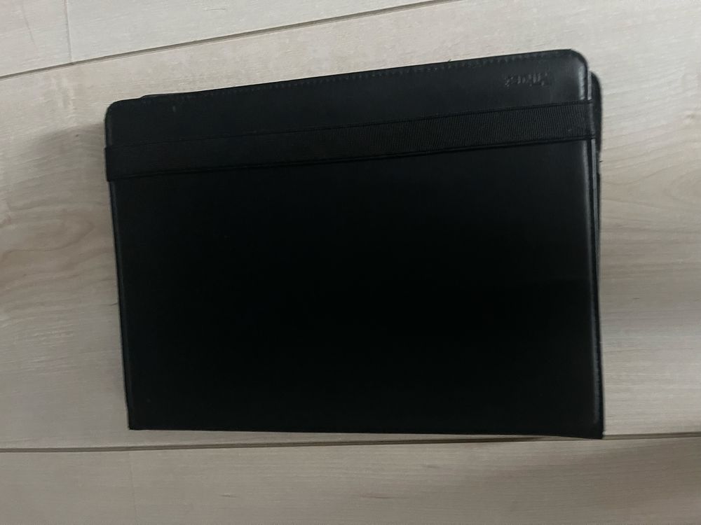 Tablet Lenovo z futerałem