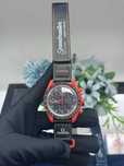 Omega x Swatch Lava SO33O100 – Kolekcja Bioceramic Lava