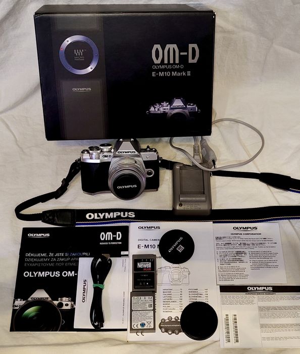 Olympus OM-D E-M10 Mark III +obiektyw