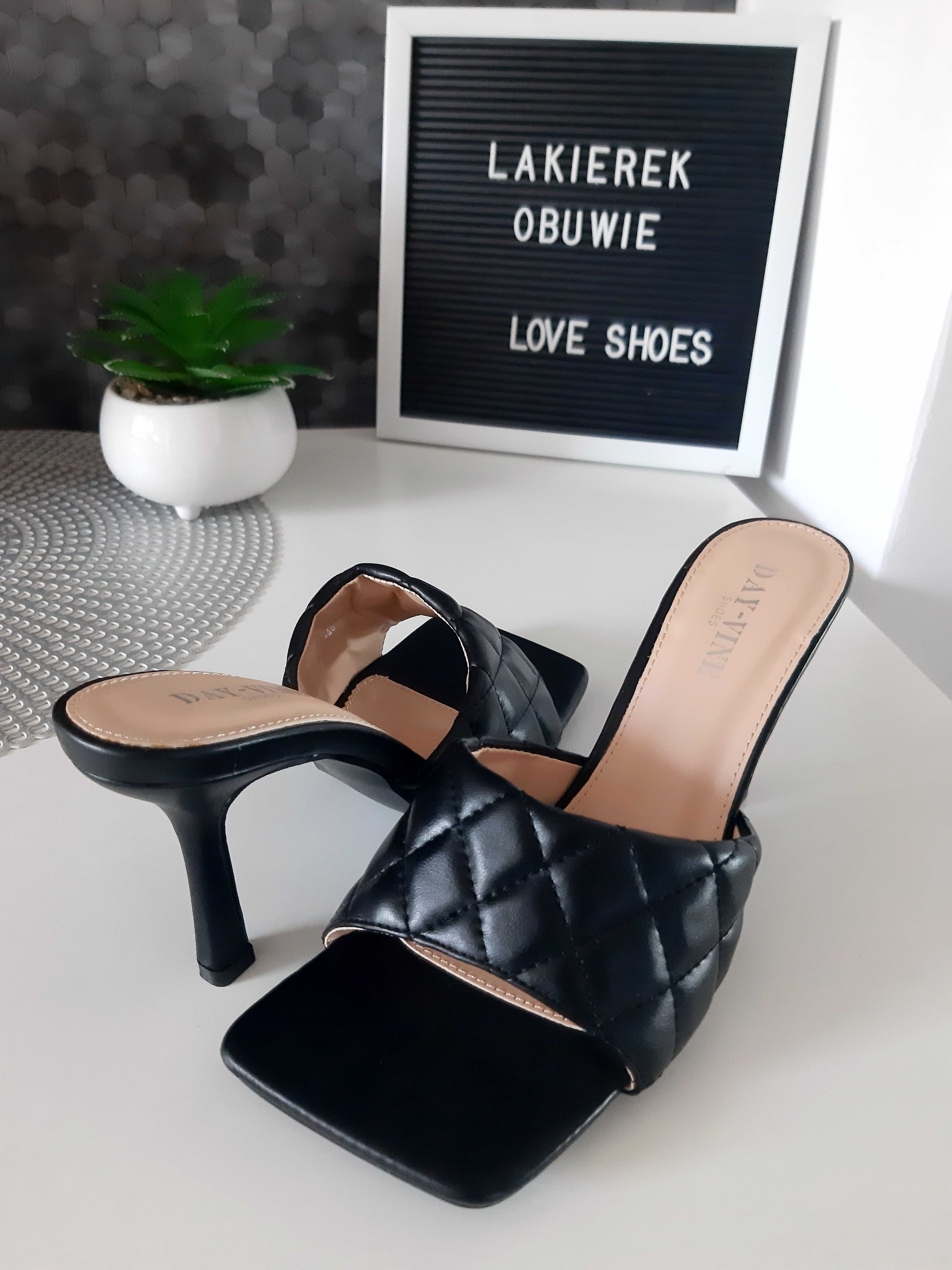 Klapki PIKOWANE na obcasie black 39