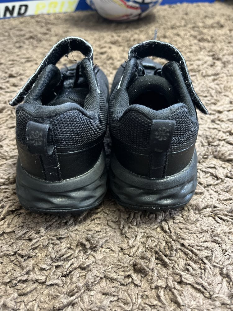 Продам кроси Nike