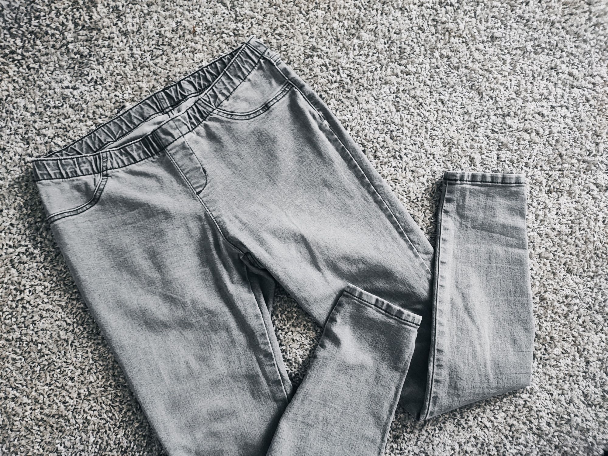 Szare spodnie jegginsy C&A Clockhouse 36 jeans jeansowe