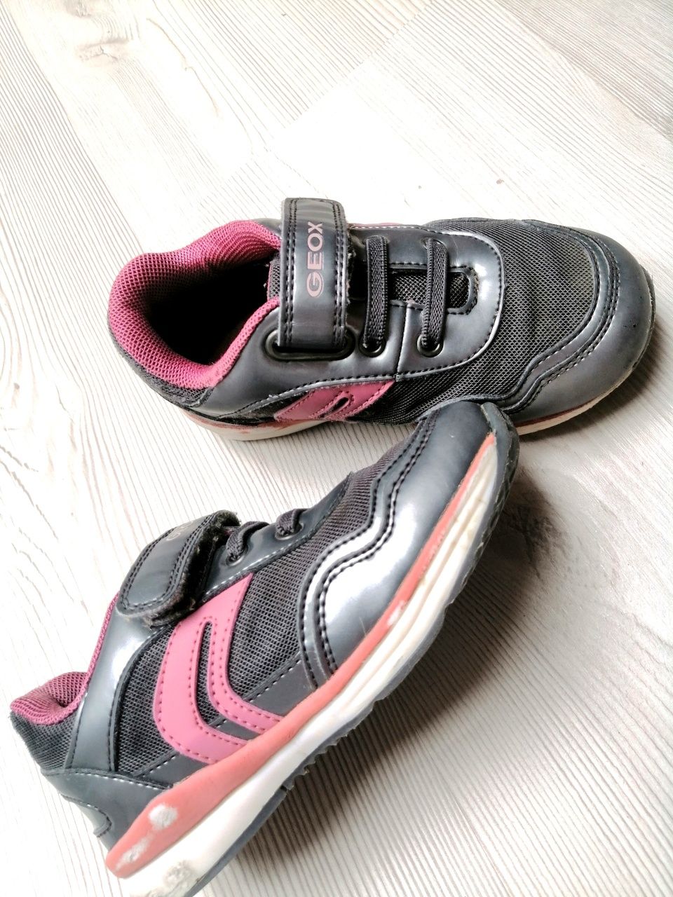 Sportowe buty Geox w r. 26 wkł. 16 cm.