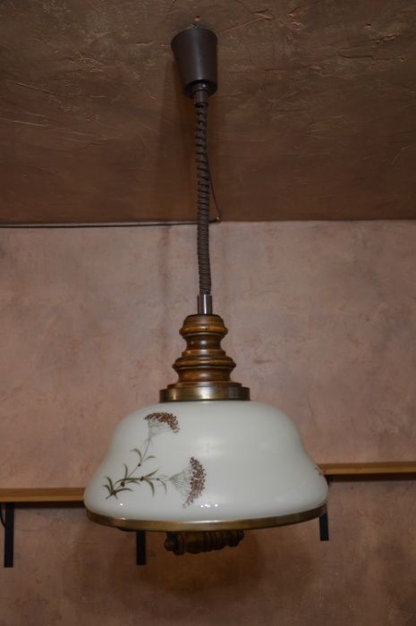 lampa sufitowa wisząca rustykalna retro opuszczana pociągana w dół