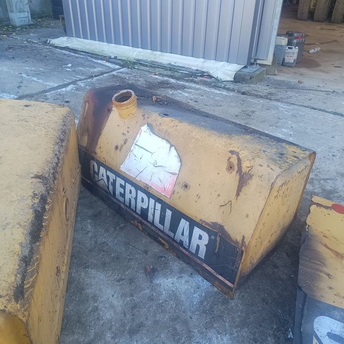 Zbiornik , bak paliwa spycharka Cat, Caterpillara d5 m , d6 n
