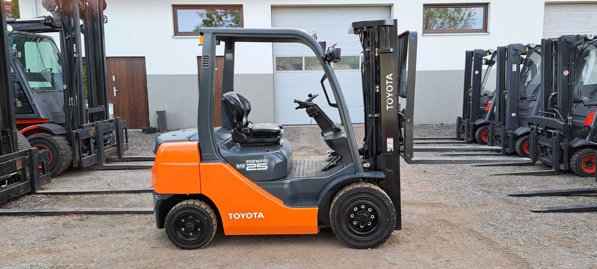 Wózek Widłowy Toyota 8FDF25. Triplex 4,70m. Tylko 5515 mth. Stan BDB