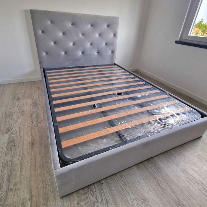 Camas De Casal Estofadas Top de Gama 190x140m Estrado Incluído 199€ !!