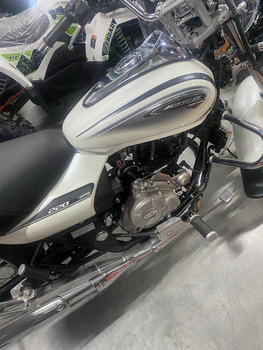 Bajaj Avenger strit cruiser 220 новий