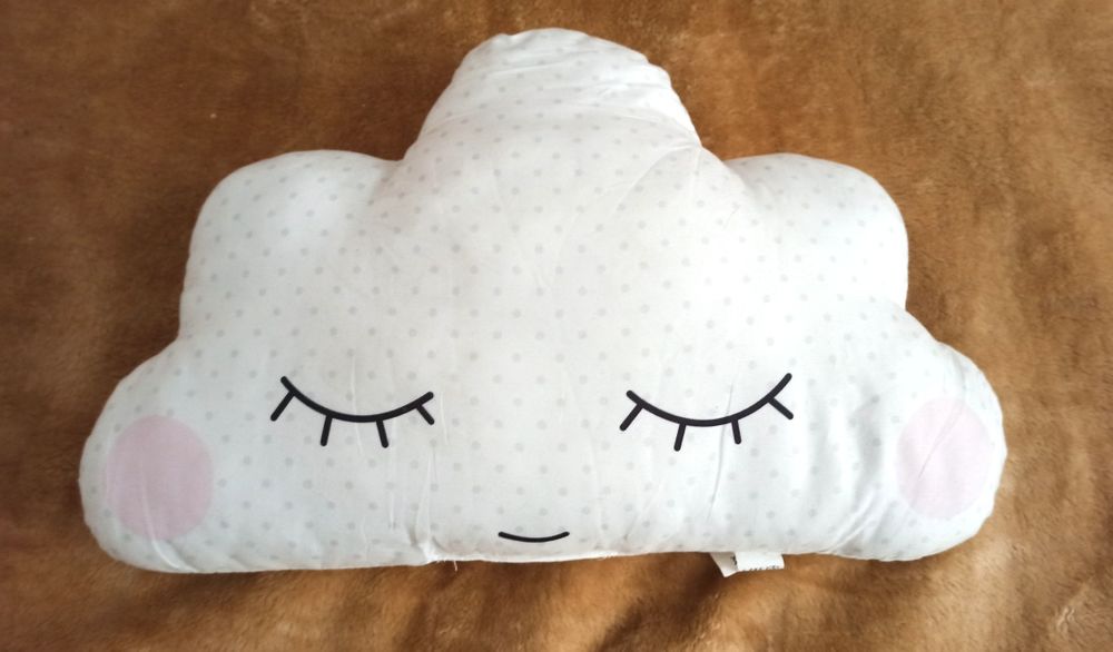 Śliczna poduszka w kształcie chmurki, poduszka chmurka dla dzieci