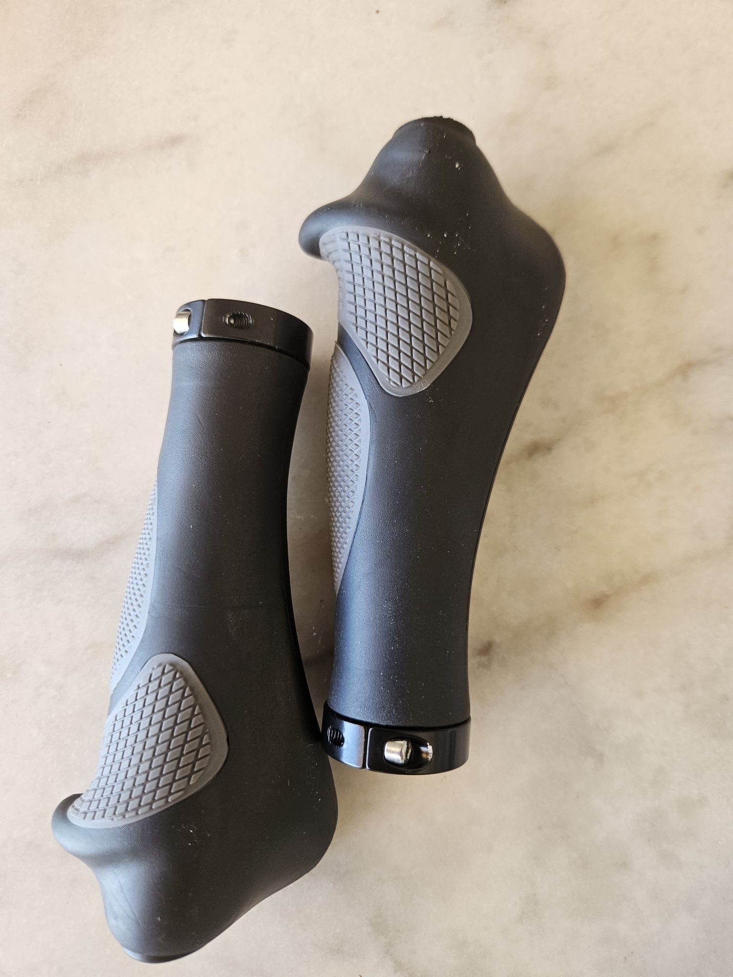 Punhos Ergon GS1 novos