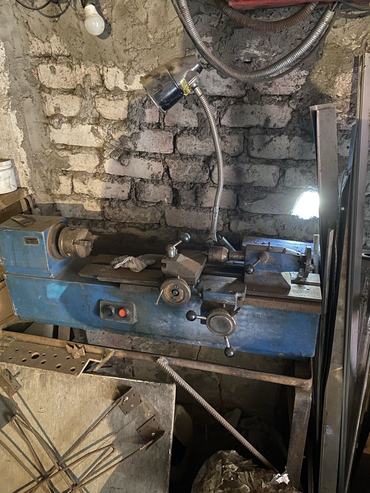 Продається токарний станок 220в