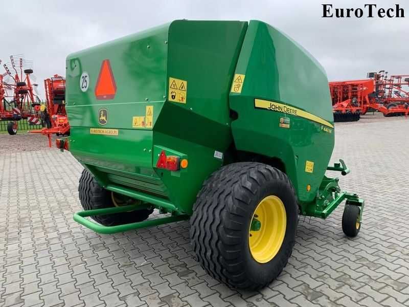 John Deere Prasa zwijająca Stało-Komorowa F441MF441M