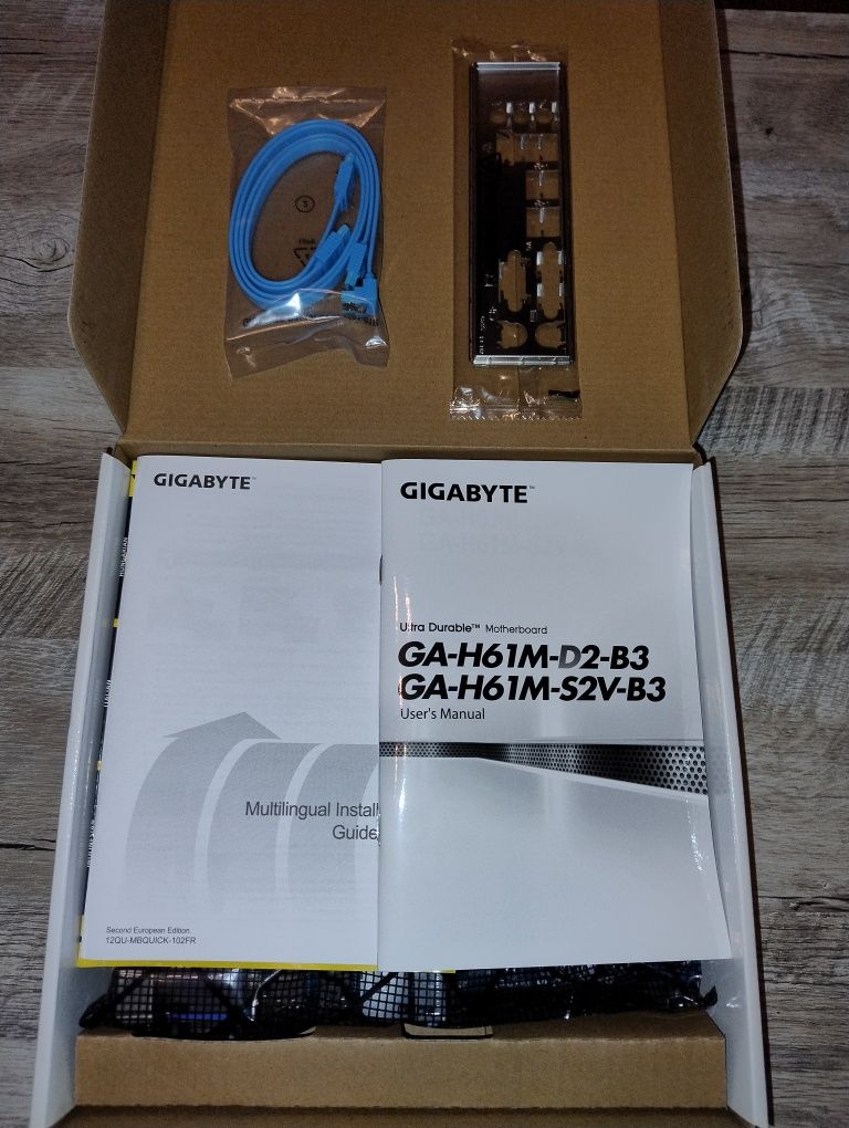 Материнская плата Gigabyte GA-H61M-D2-B3 S1155, H61