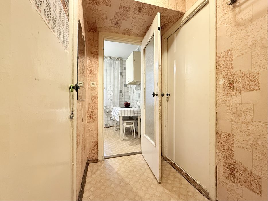 Продаж 1 кім квартири Лісний,Поповича Космонавта,18