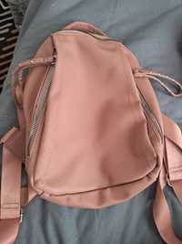 Рюкзак рожевого кольору