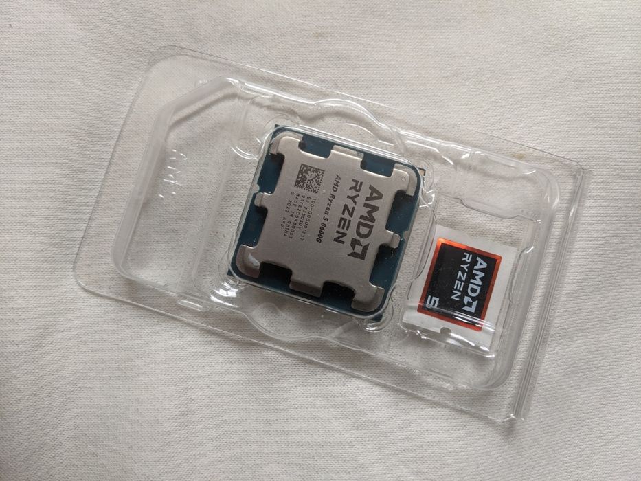 Процесор AMD Ryzen 5 8600G