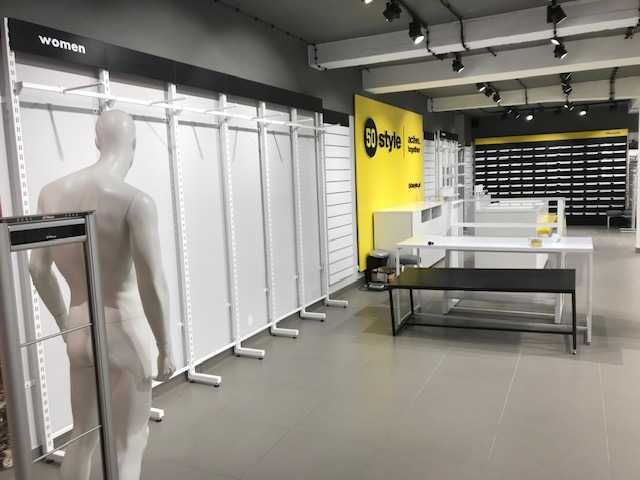 meble po sklepie 50style na salę sprzedaży 200m2