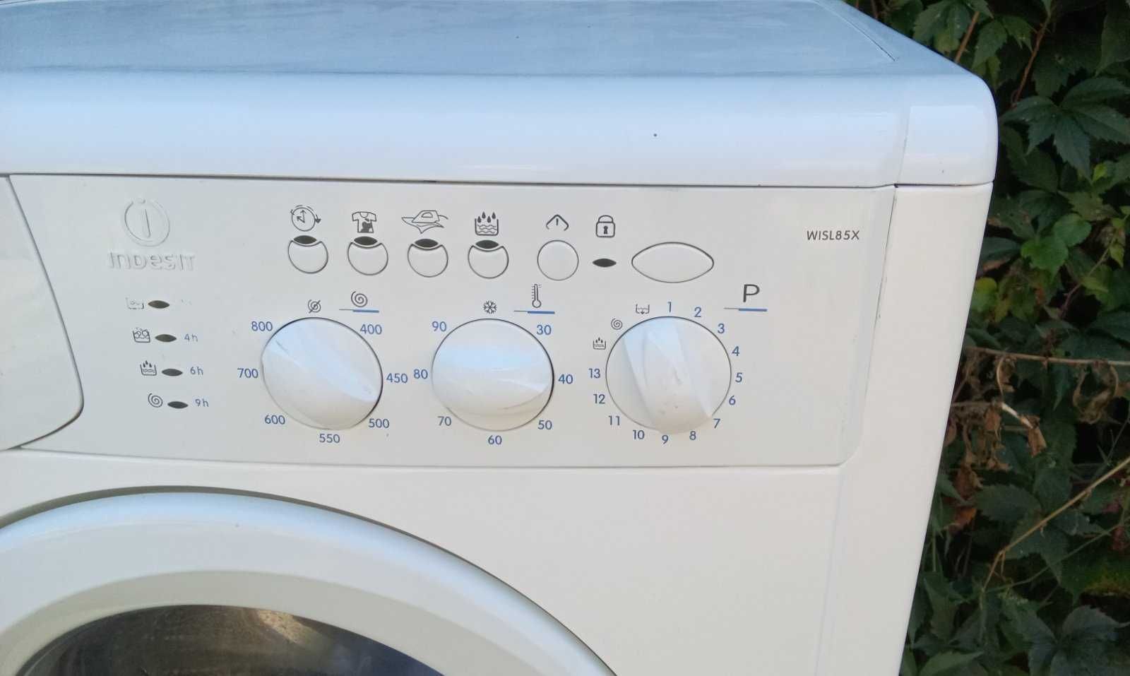 До 5000 гривень.стиральная машинка Indesit WISL 85 доставка гарантия
