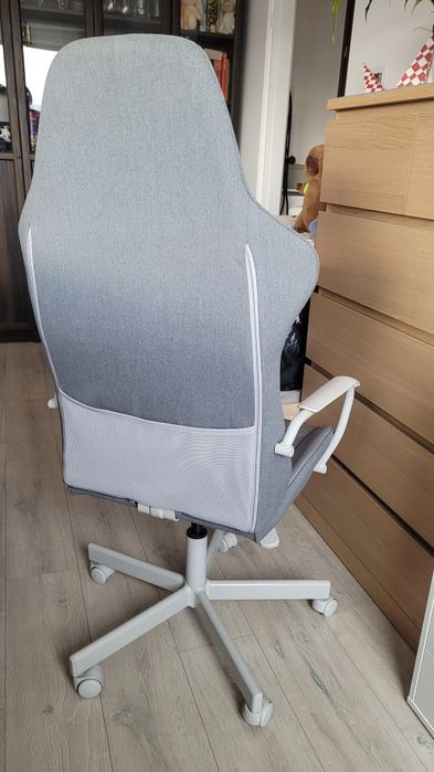 Fotel obrotowy szary