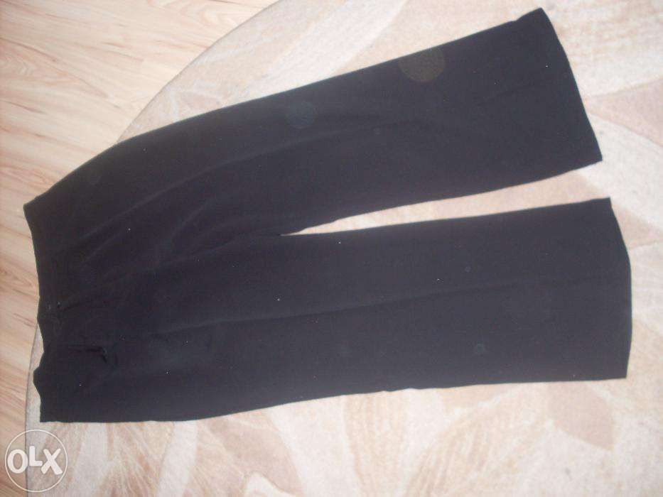 Spodnie czarne damskie.
