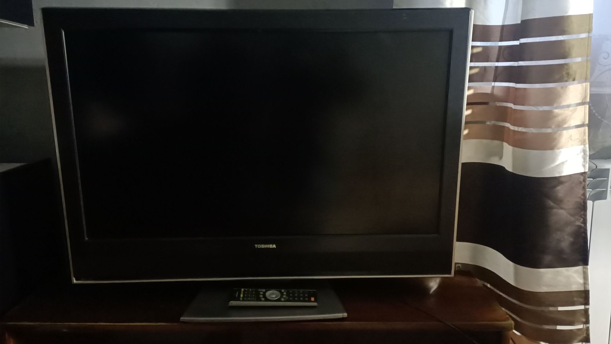 Telewizor LCD Toshiba colour 37"