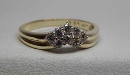 Złoty pierścionek z diamentami brylanty 0,31 ct.