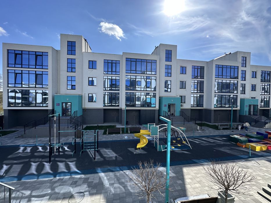 Велика однокімнатна квартира Ірпінь. Комора в подарунок!